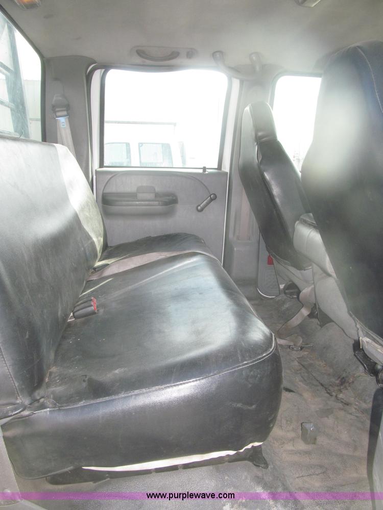 image for item B5424 2006 Ford F350 XL Super Duty CrewCab flatbed service truck