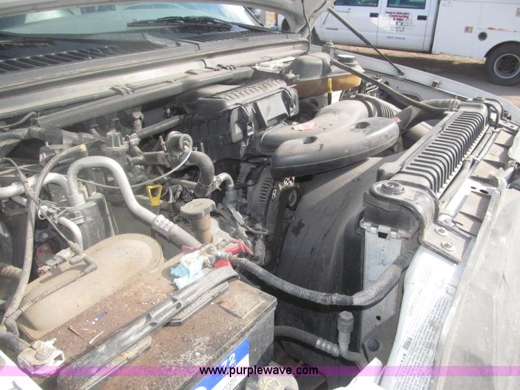 image for item B5424 2006 Ford F350 XL Super Duty CrewCab flatbed service truck