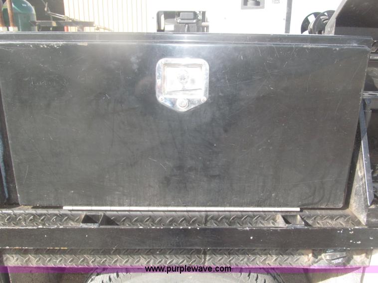 image for item B5424 2006 Ford F350 XL Super Duty CrewCab flatbed service truck