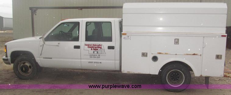 image for item B5425 2000 Chevrolet 3500 CrewCab service truck