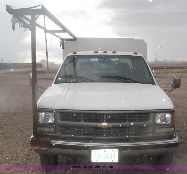 image for item B5425 2000 Chevrolet 3500 CrewCab service truck