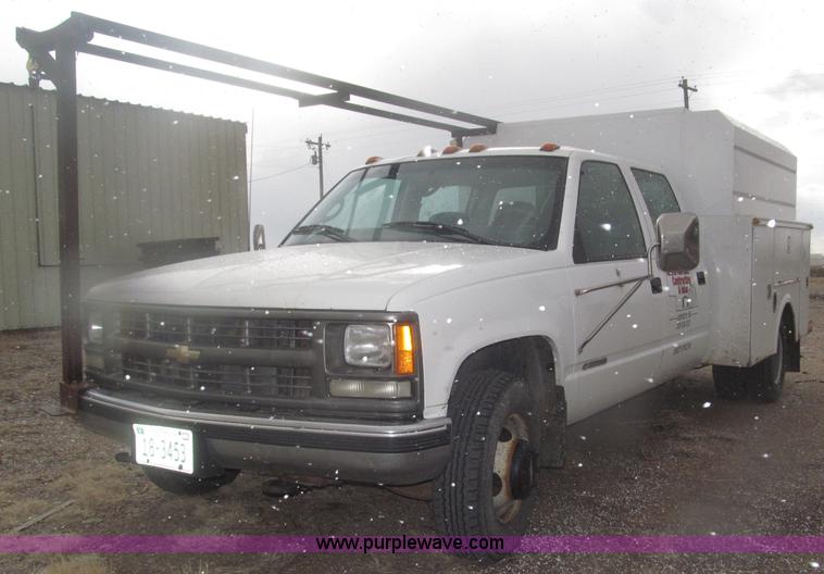 image for item B5425 2000 Chevrolet 3500 CrewCab service truck