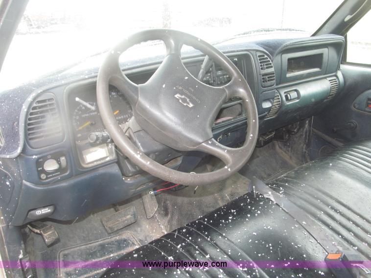 image for item B5425 2000 Chevrolet 3500 CrewCab service truck