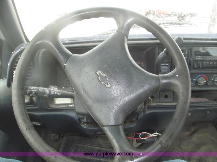 image for item B5425 2000 Chevrolet 3500 CrewCab service truck