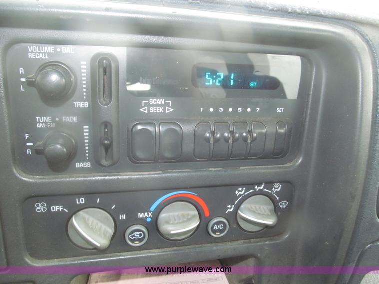 image for item B5425 2000 Chevrolet 3500 CrewCab service truck