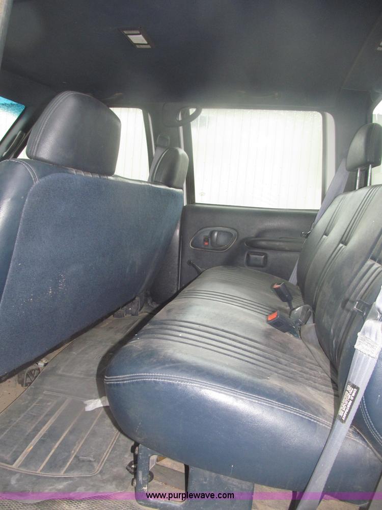 image for item B5425 2000 Chevrolet 3500 CrewCab service truck