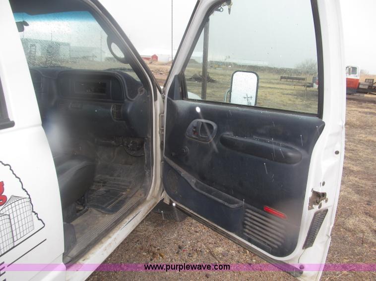 image for item B5425 2000 Chevrolet 3500 CrewCab service truck