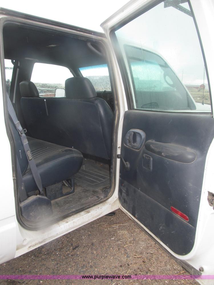 image for item B5425 2000 Chevrolet 3500 CrewCab service truck