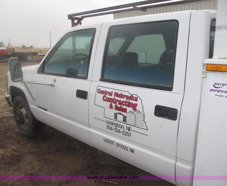image for item B5425 2000 Chevrolet 3500 CrewCab service truck