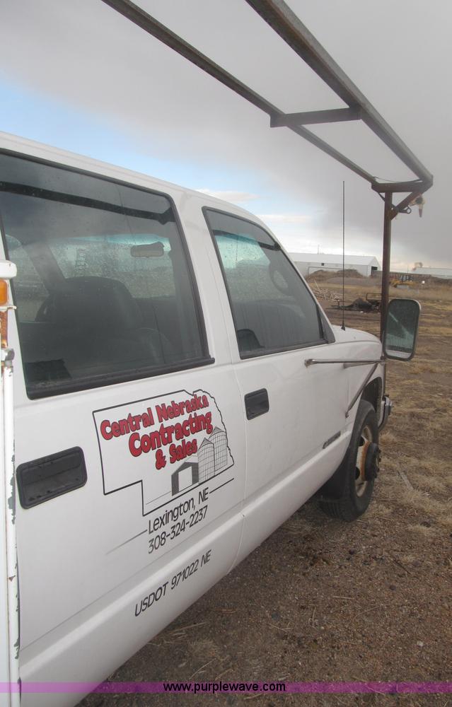 image for item B5425 2000 Chevrolet 3500 CrewCab service truck