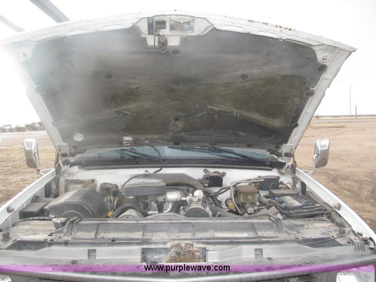 image for item B5425 2000 Chevrolet 3500 CrewCab service truck