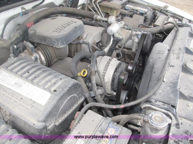 image for item B5425 2000 Chevrolet 3500 CrewCab service truck