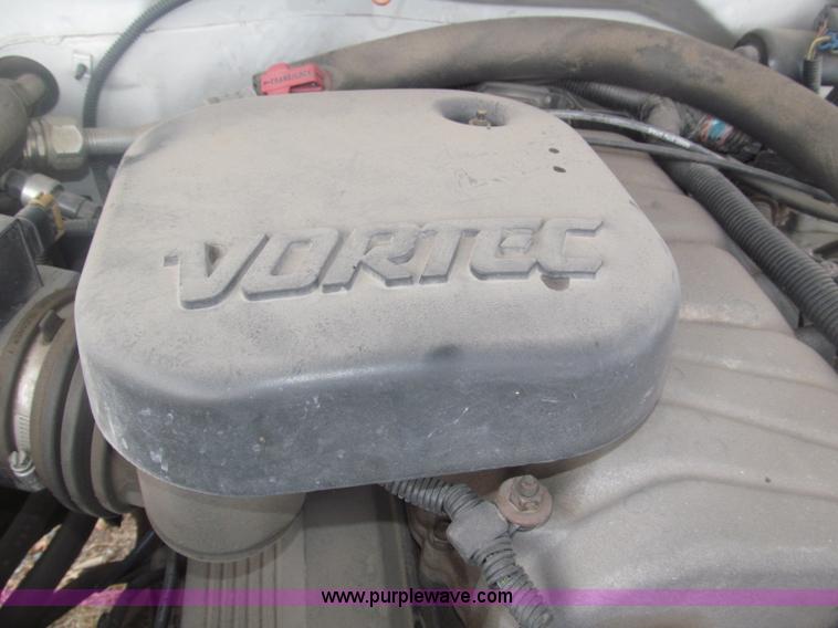 image for item B5425 2000 Chevrolet 3500 CrewCab service truck