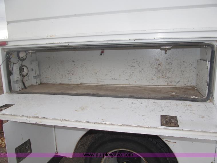 image for item B5425 2000 Chevrolet 3500 CrewCab service truck