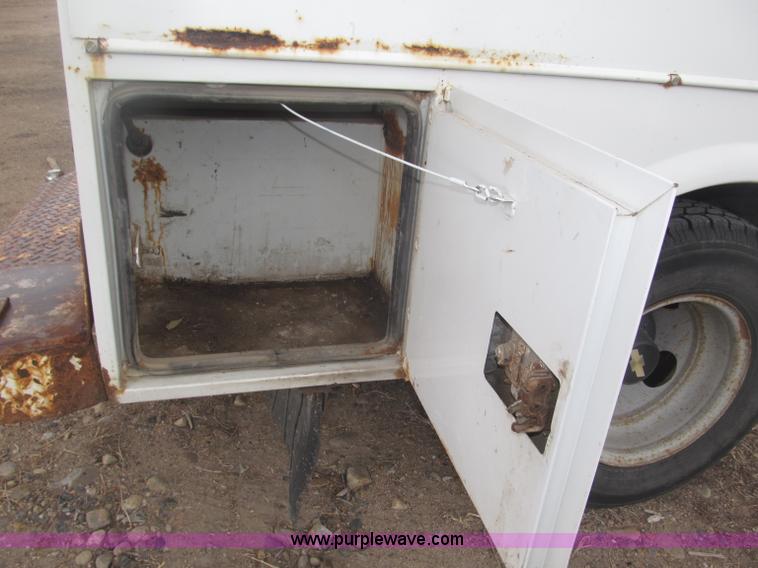 image for item B5425 2000 Chevrolet 3500 CrewCab service truck