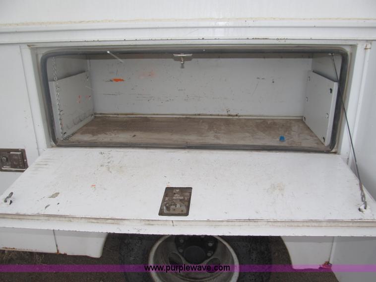 image for item B5425 2000 Chevrolet 3500 CrewCab service truck