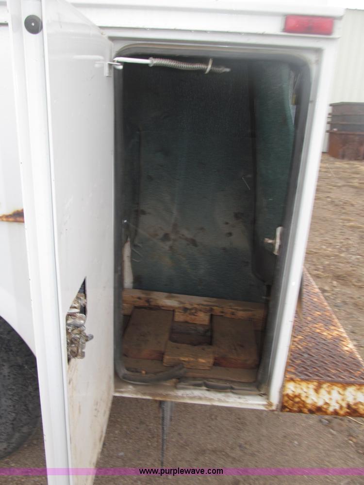 image for item B5425 2000 Chevrolet 3500 CrewCab service truck