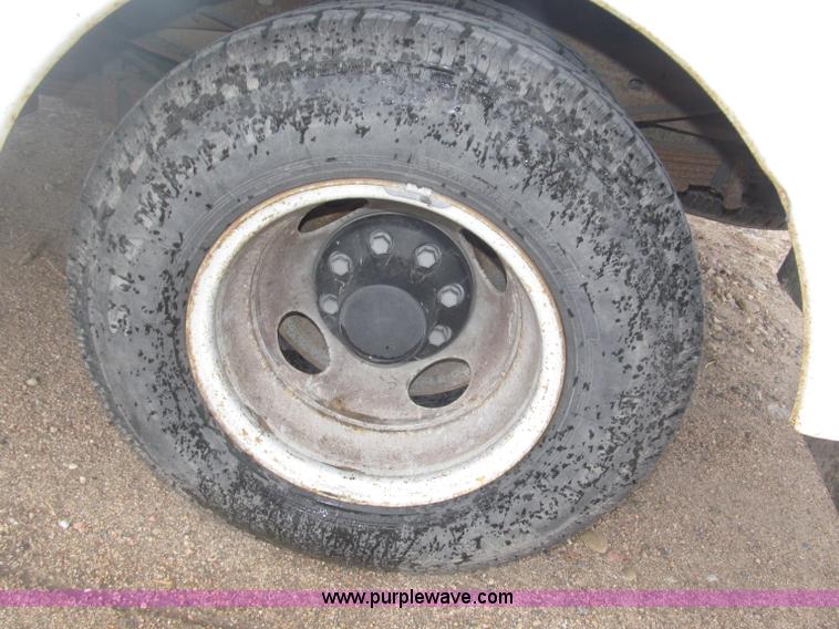 image for item B5425 2000 Chevrolet 3500 CrewCab service truck