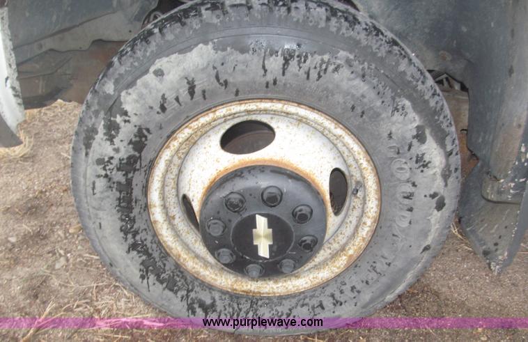 image for item B5425 2000 Chevrolet 3500 CrewCab service truck