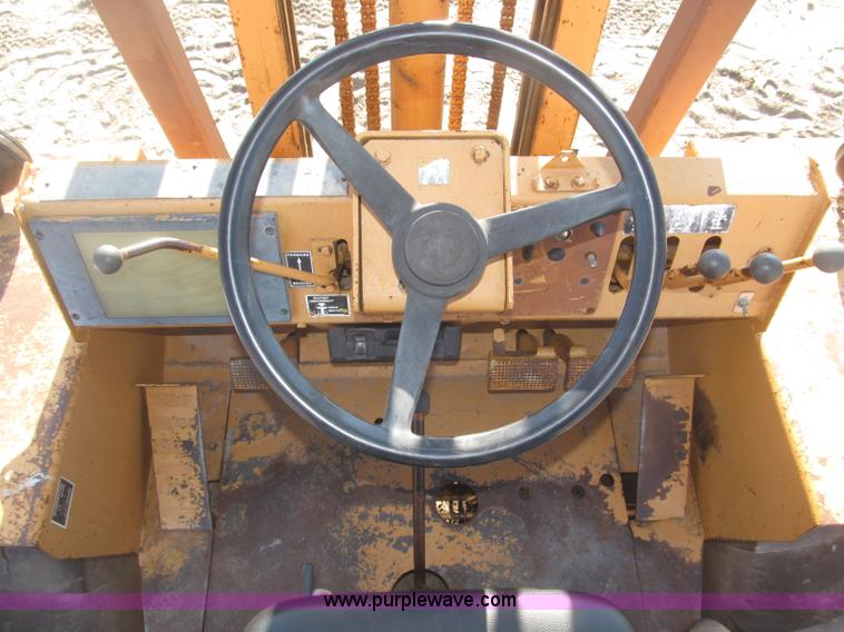 image for item B5440 Case 586 Series E forklift