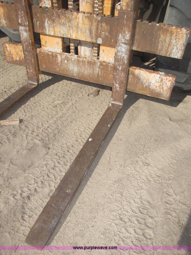 image for item B5440 Case 586 Series E forklift