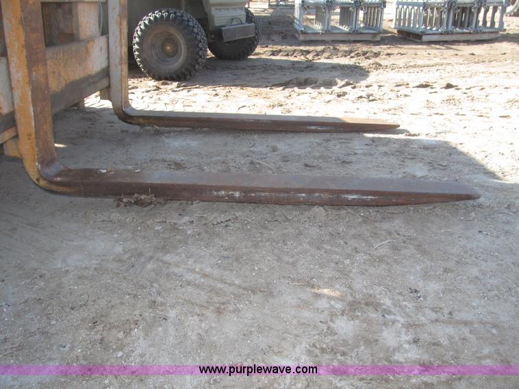 image for item B5441 Case 584 Series D forklift