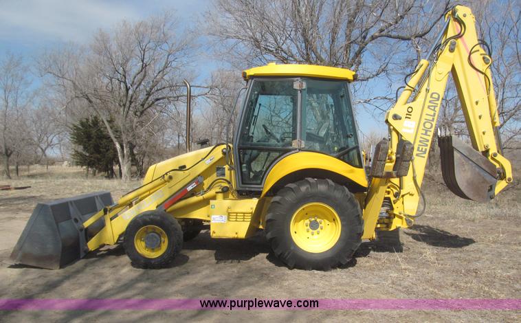 image for item B5442 2001 New Holland LB110 backhoe
