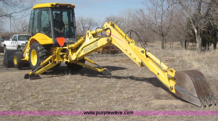 image for item B5442 2001 New Holland LB110 backhoe