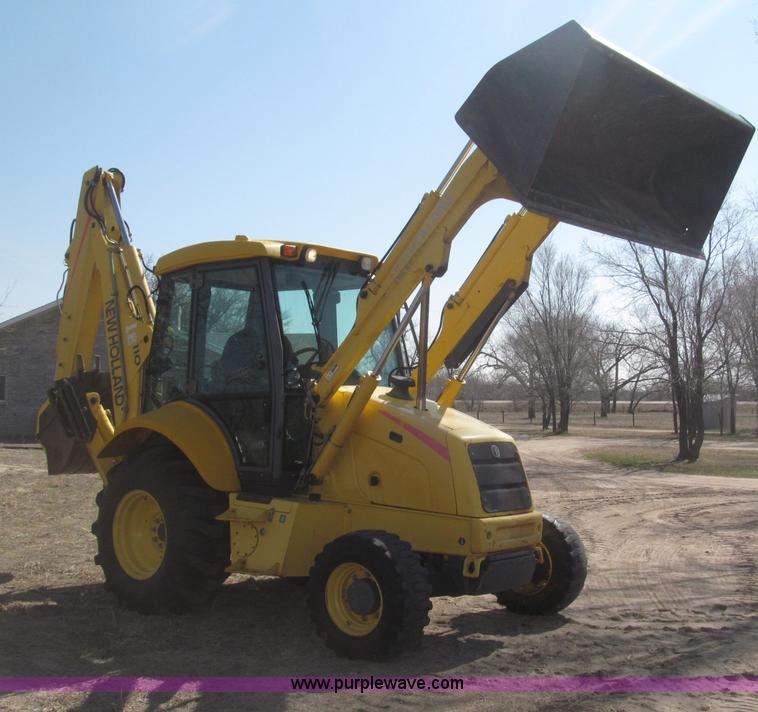 image for item B5442 2001 New Holland LB110 backhoe