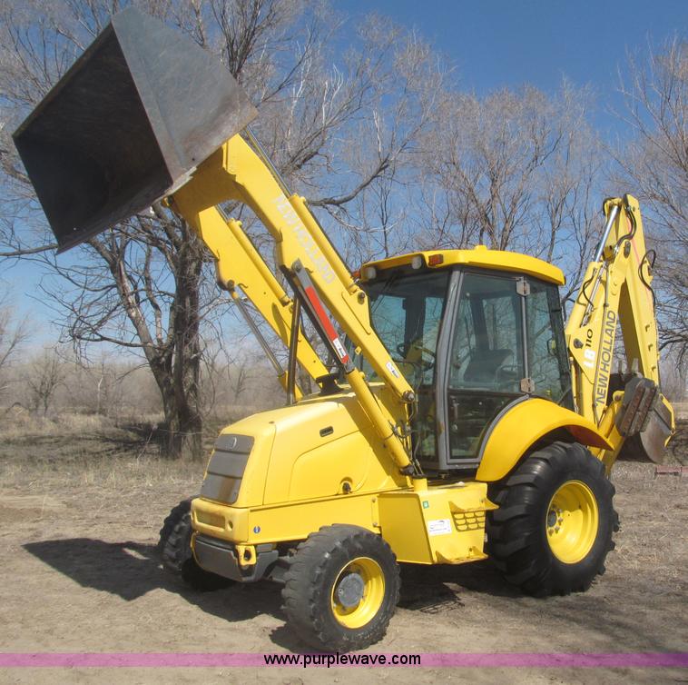 image for item B5442 2001 New Holland LB110 backhoe