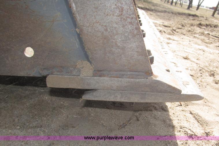 image for item B5442 2001 New Holland LB110 backhoe