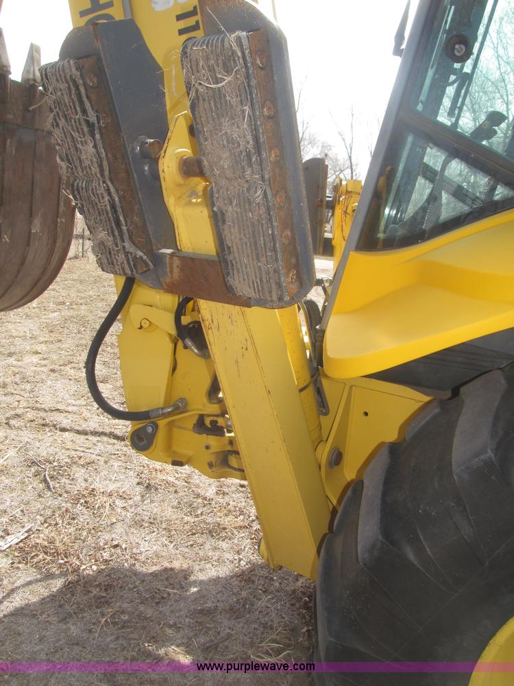 image for item B5442 2001 New Holland LB110 backhoe