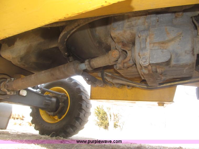 image for item B5442 2001 New Holland LB110 backhoe