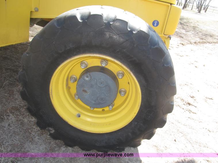 image for item B5442 2001 New Holland LB110 backhoe