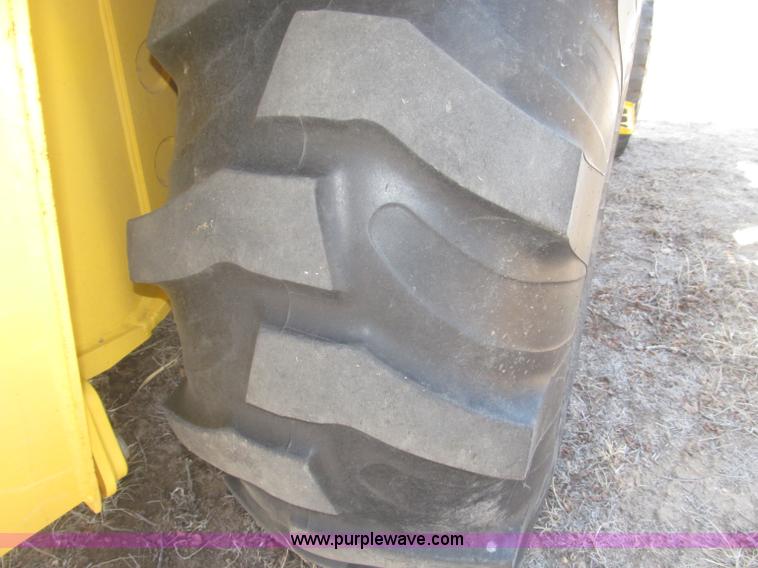 image for item B5442 2001 New Holland LB110 backhoe