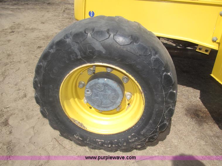 image for item B5442 2001 New Holland LB110 backhoe