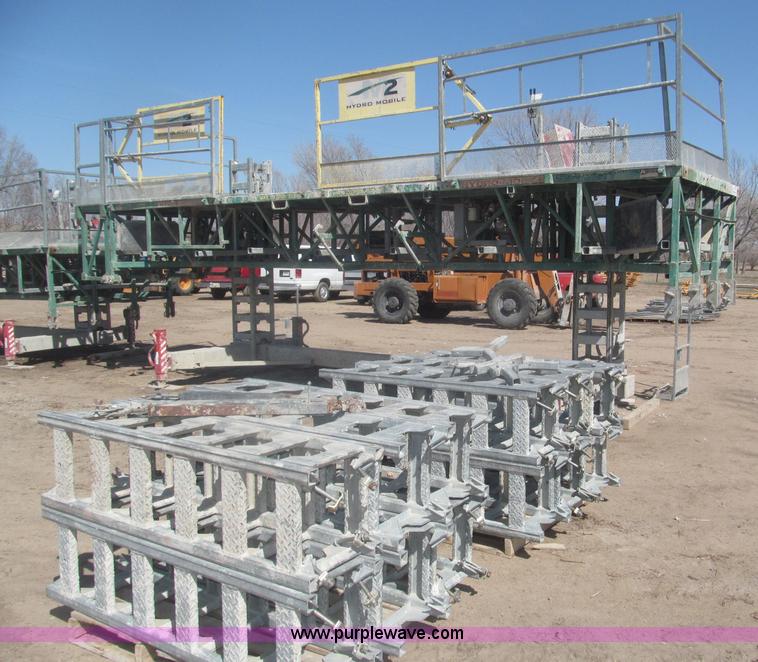 image for item B5444 2002 Hydro Mobile M2 20,000 lbs 40' hydraulic tower