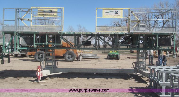 image for item B5444 2002 Hydro Mobile M2 20,000 lbs 40' hydraulic tower