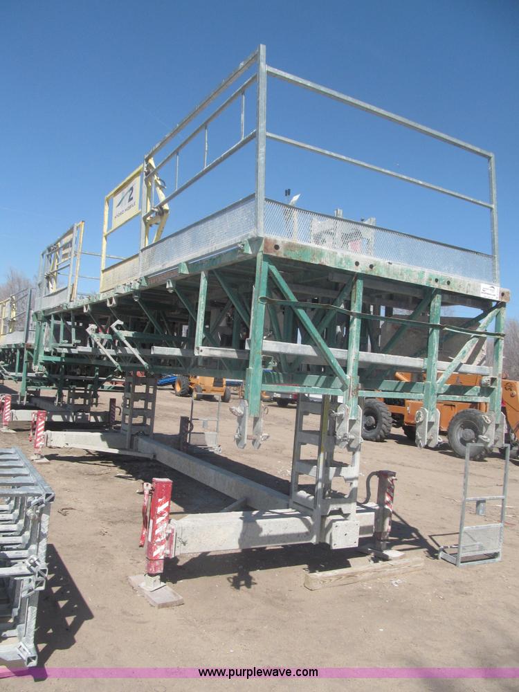 image for item B5444 2002 Hydro Mobile M2 20,000 lbs 40' hydraulic tower