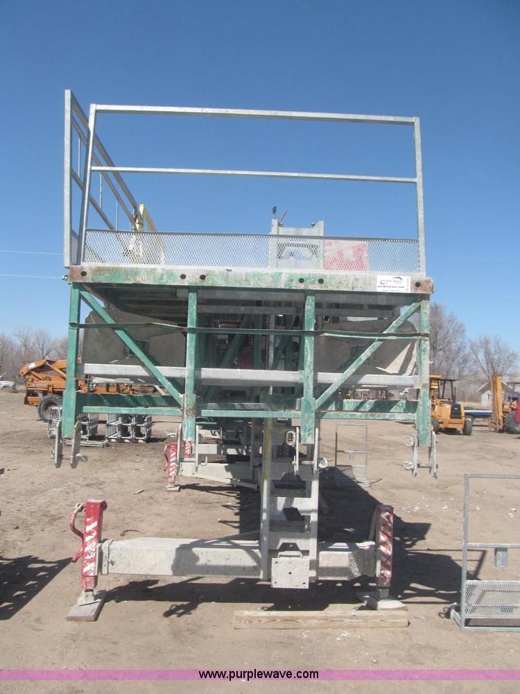 image for item B5444 2002 Hydro Mobile M2 20,000 lbs 40' hydraulic tower