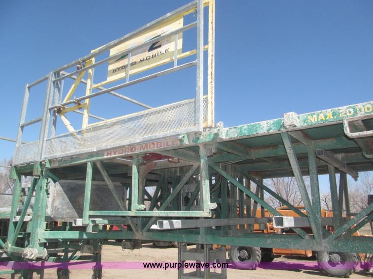 image for item B5444 2002 Hydro Mobile M2 20,000 lbs 40' hydraulic tower