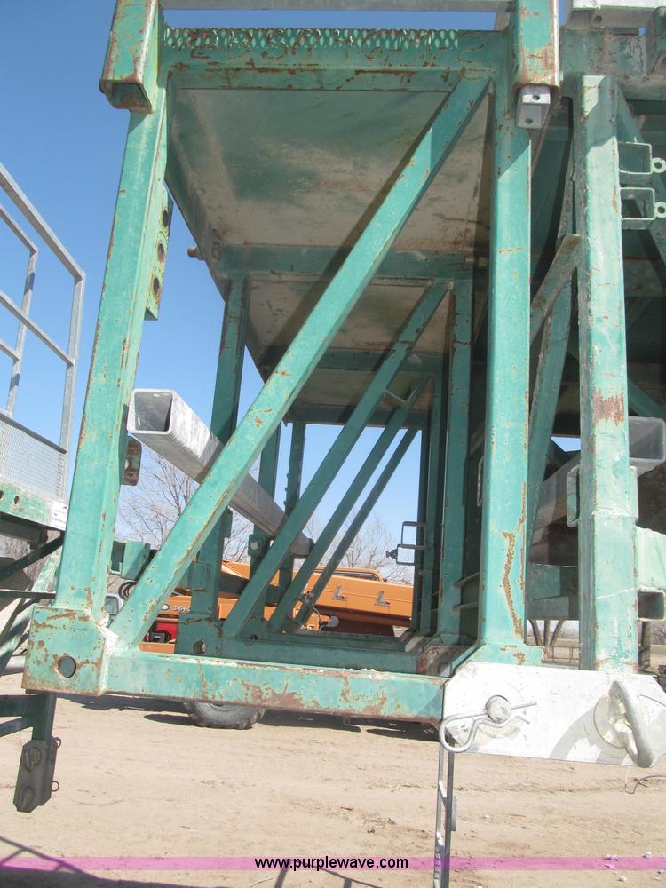 image for item B5444 2002 Hydro Mobile M2 20,000 lbs 40' hydraulic tower