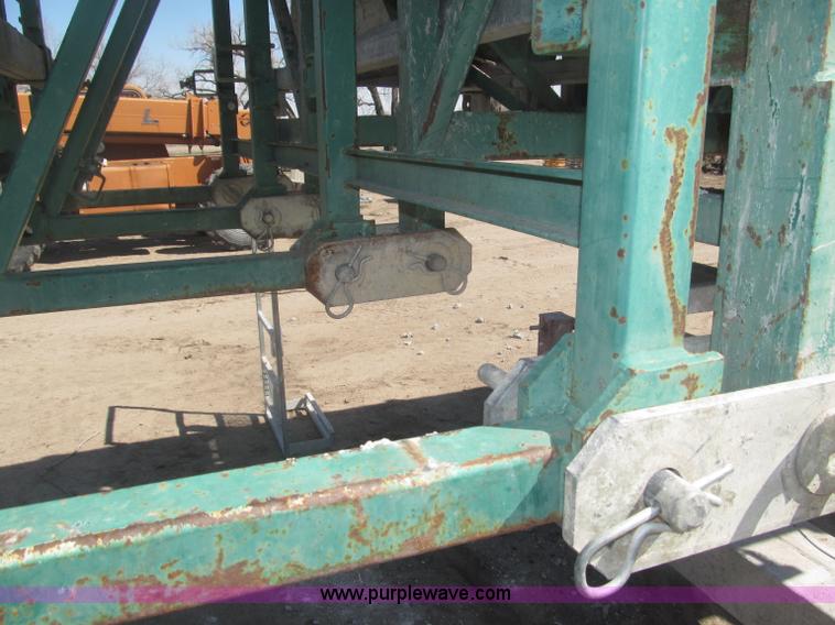 image for item B5444 2002 Hydro Mobile M2 20,000 lbs 40' hydraulic tower