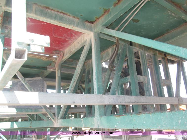 image for item B5444 2002 Hydro Mobile M2 20,000 lbs 40' hydraulic tower