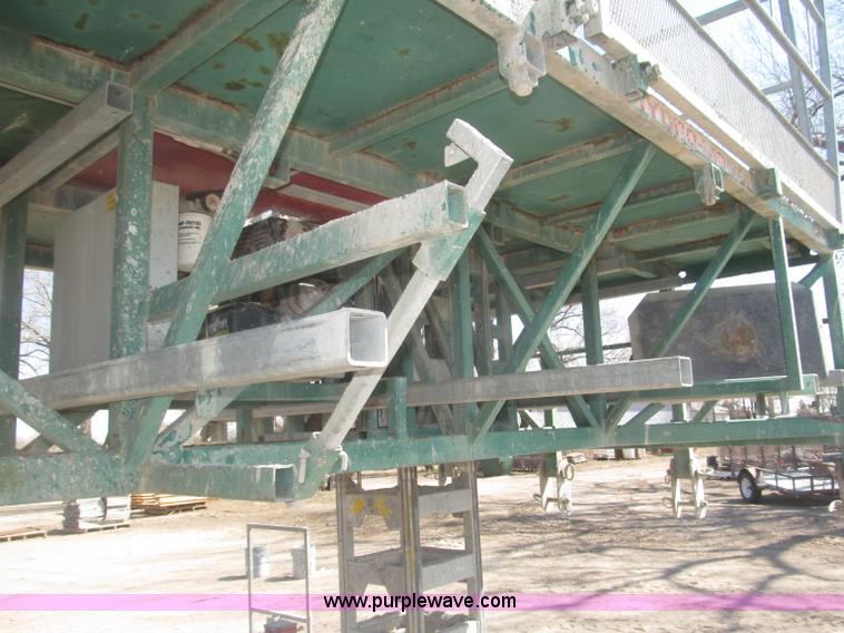 image for item B5444 2002 Hydro Mobile M2 20,000 lbs 40' hydraulic tower