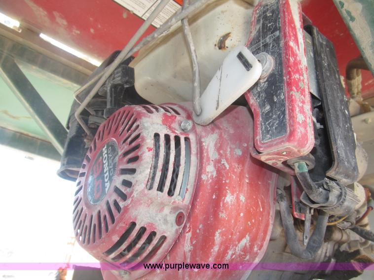 image for item B5444 2002 Hydro Mobile M2 20,000 lbs 40' hydraulic tower