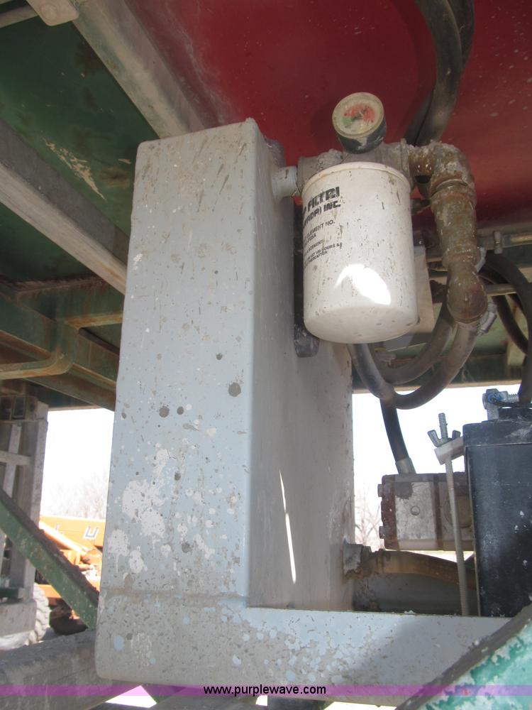 image for item B5444 2002 Hydro Mobile M2 20,000 lbs 40' hydraulic tower