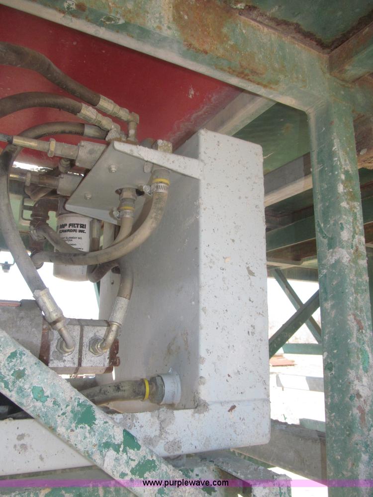 image for item B5444 2002 Hydro Mobile M2 20,000 lbs 40' hydraulic tower