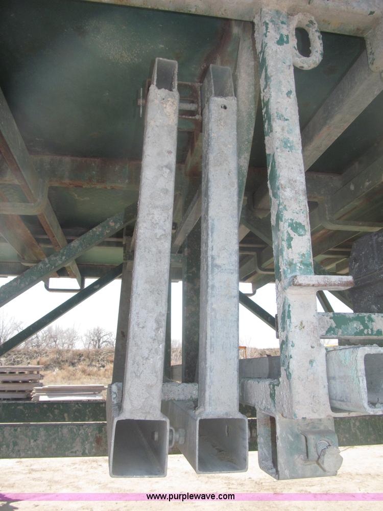 image for item B5444 2002 Hydro Mobile M2 20,000 lbs 40' hydraulic tower