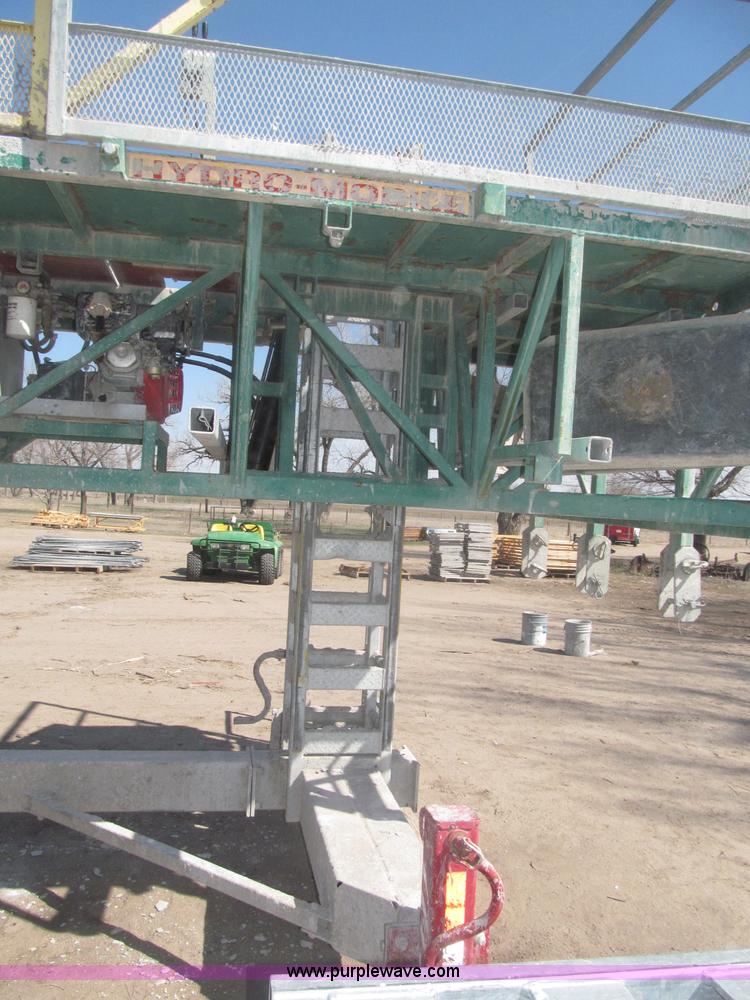 image for item B5444 2002 Hydro Mobile M2 20,000 lbs 40' hydraulic tower